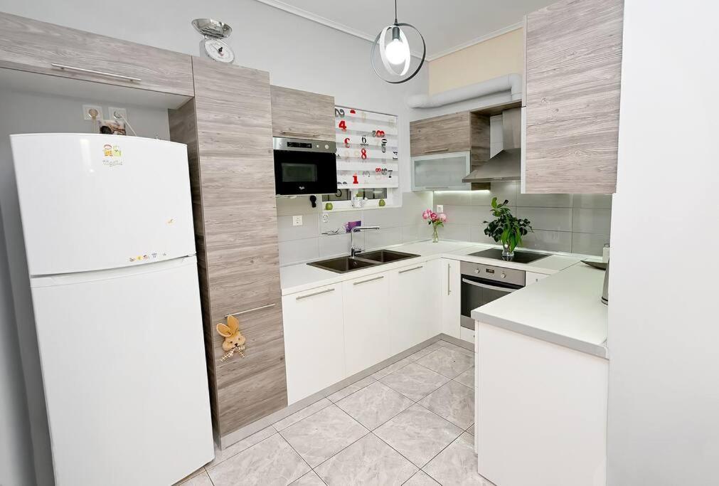 Lili'S Apartment エレフシナ エクステリア 写真